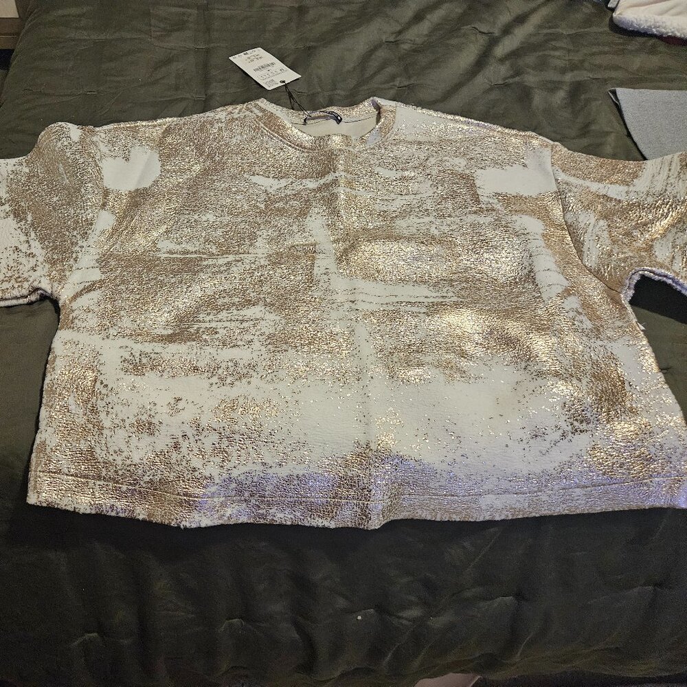 Zara Ivory sweatshirt with gold foil design